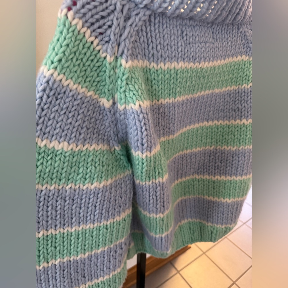 NIB Women’s O/S GOGO Sweaters Stripe Pullover Opal/Blue Bird/Snow - Picture 8 of 11